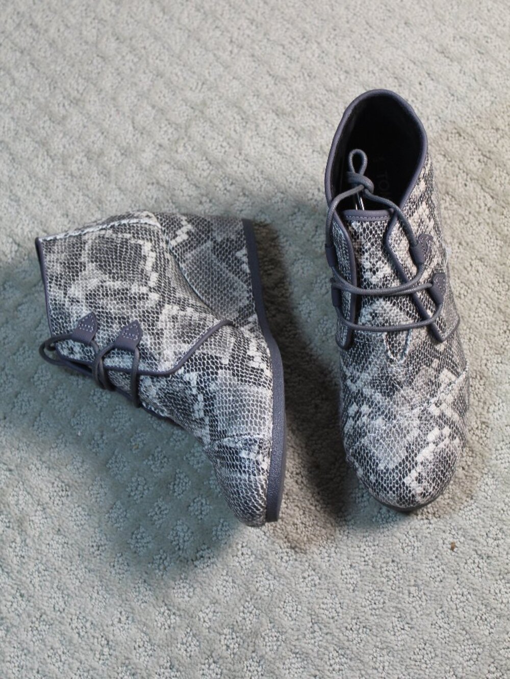 NWOT Toms Size 11 Kala Desert Wedge Bootie Black Grey Multi Faux Snake
